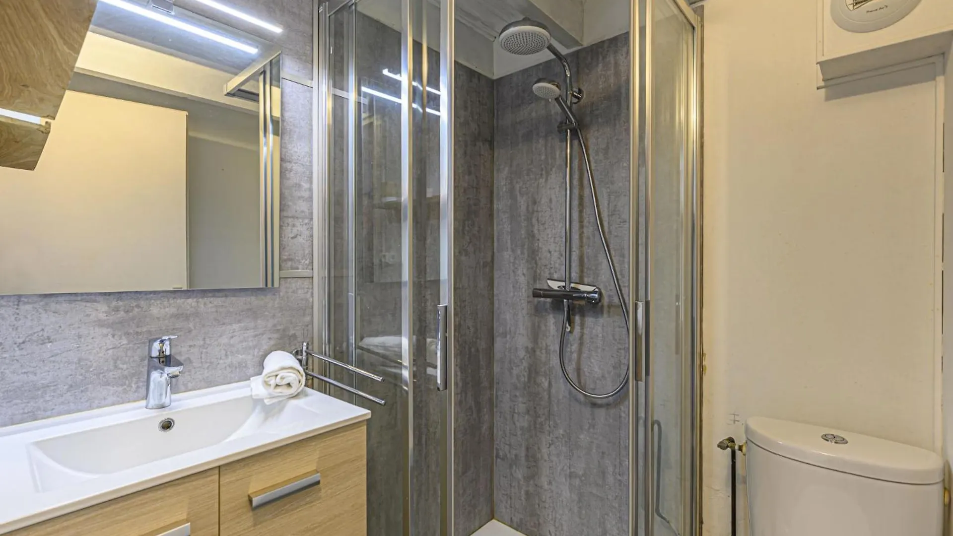 Apartment Les Druides By Interhome Carnac